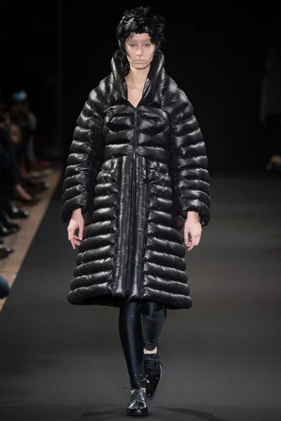 Look 30